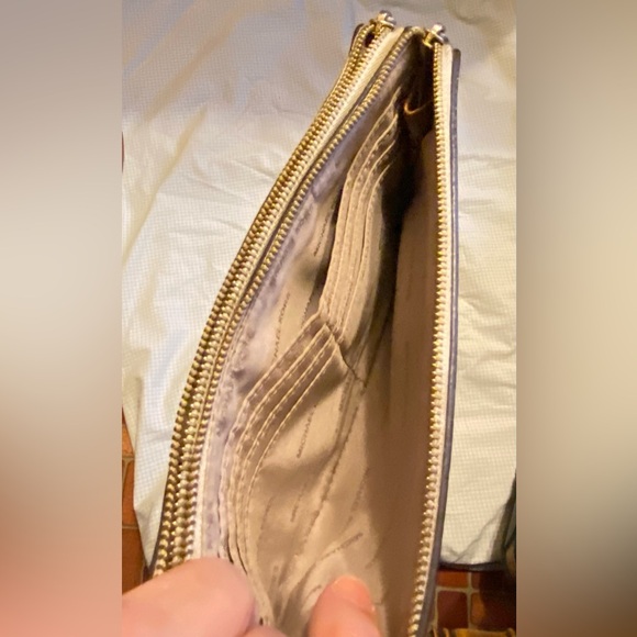 Michael Kors wallet - Picture 2 of 4